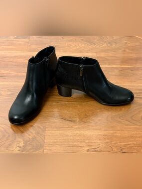 Ecco Women's Black Smooth Calf Leather Ankle Bootie Lizard Embossed Back Size 8